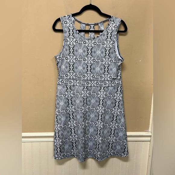 Reel Legends Keep It Cool Sleeveless Dress  Gray White Size M - Picture 1 of 5